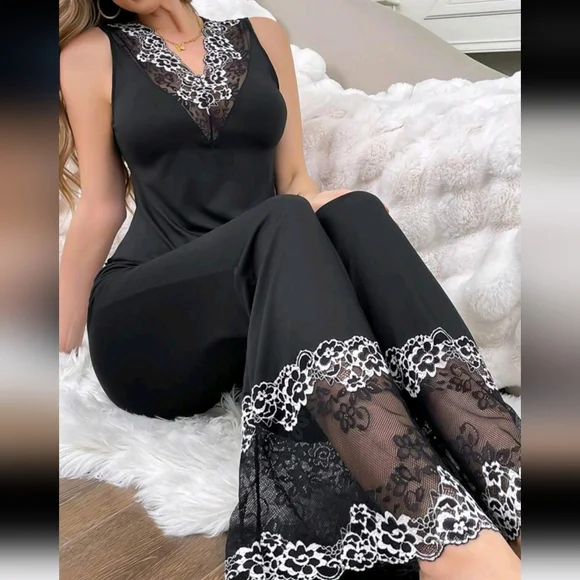 French Elegant Lace Patchwork Ruffle Hem Women Pajama Set - Picture 3 of 4